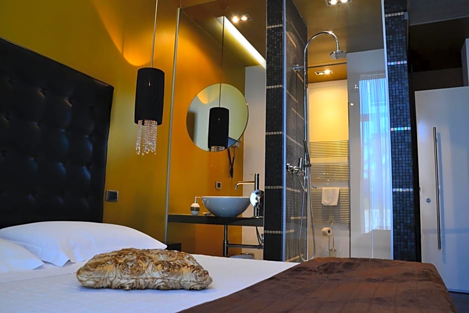 Hotel In - Lounge Room