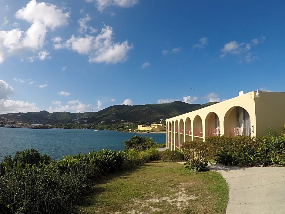 Hotel On The Cay