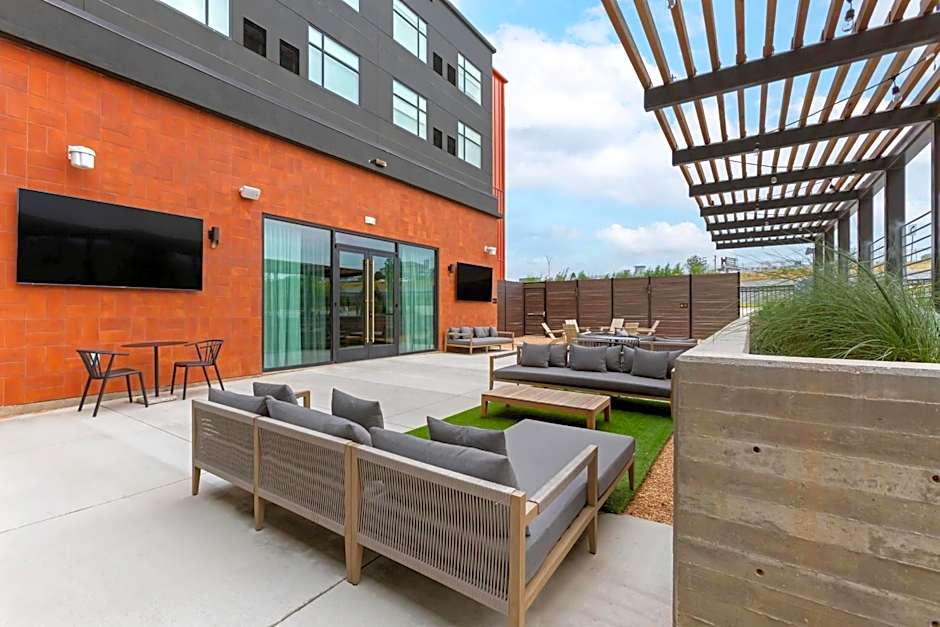 Cambria Hotel Austin Airport