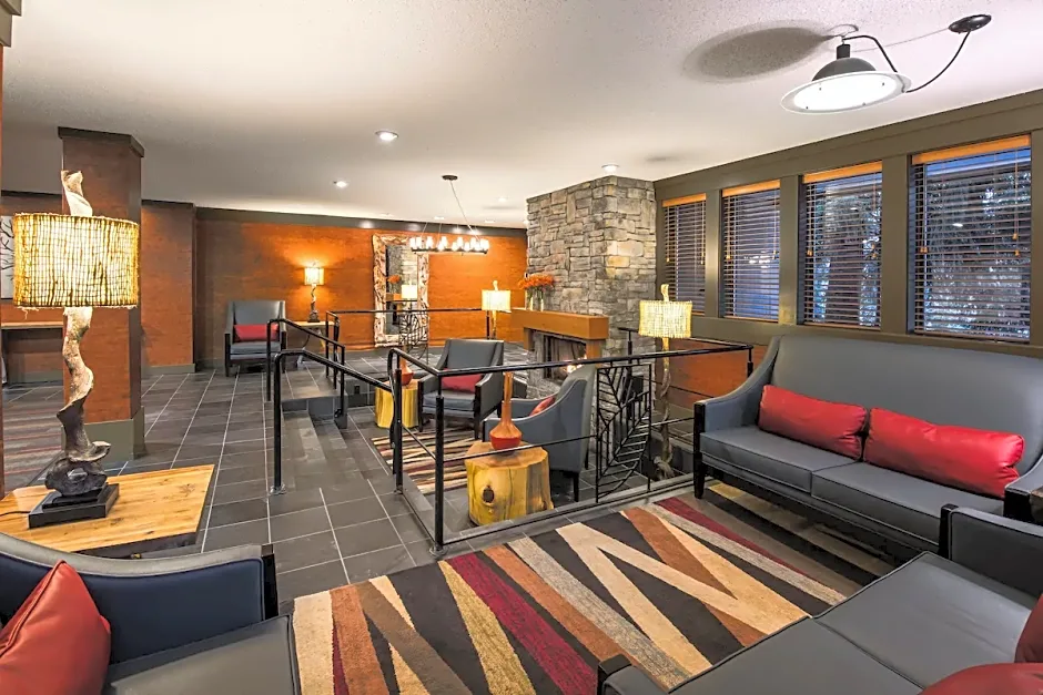 Whistler Village Inn & Suites