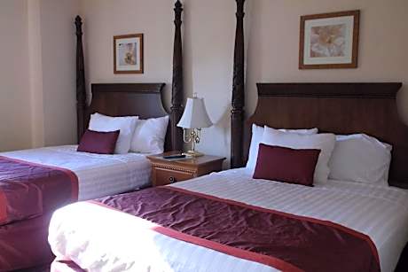 Studio with 1 Queen and 1 Double Bed - Non-Smoking
