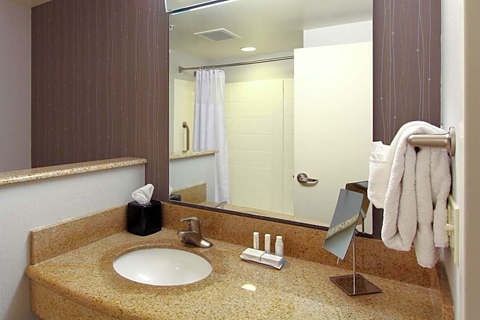 Courtyard by Marriott Salina