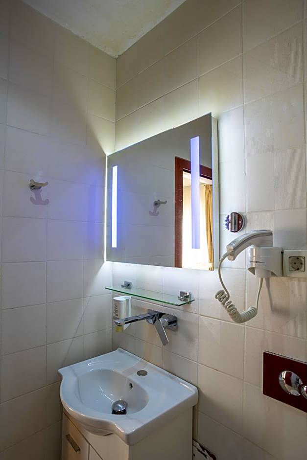 Hotel Enigma