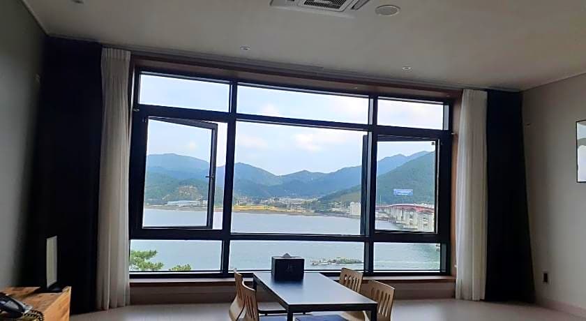 Tongyeong Bridge Hotel