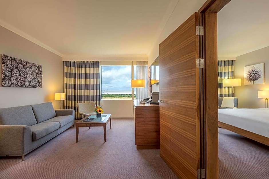 Hilton Reading