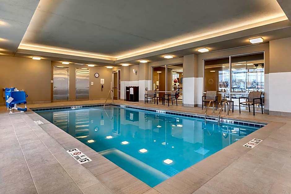 Cambria Hotel Omaha Downtown