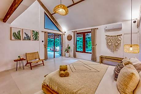 5 Bedroom Villa