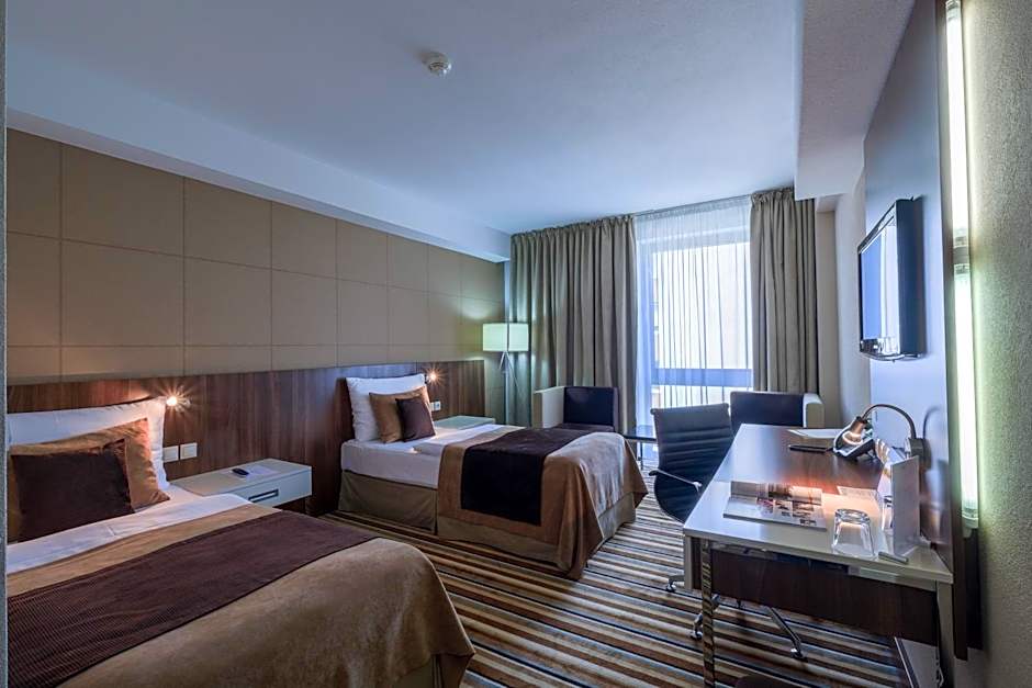 Business Hotel Astrum Laus