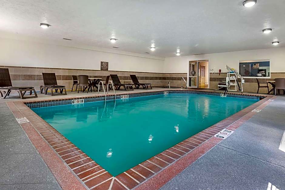 Comfort Inn & Suites Junction City - near Fort Riley