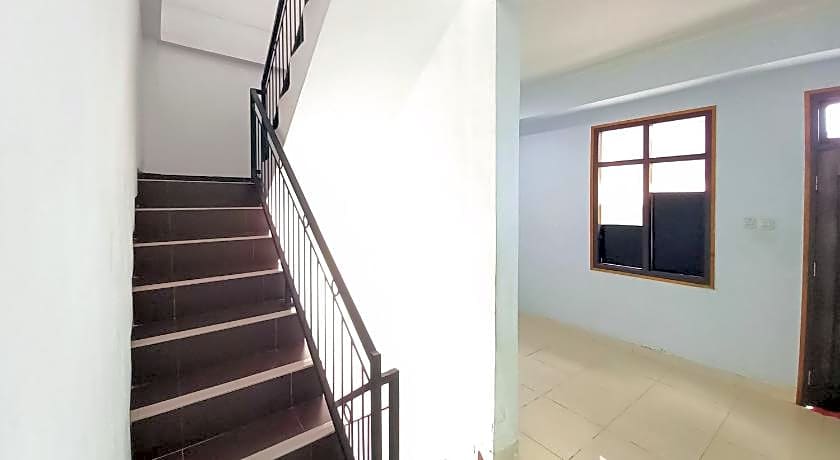 RedDoorz Syariah near Universitas Muhammadiyah Bungo