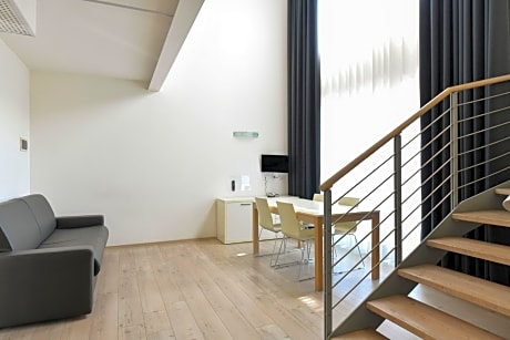 Duplex Apartment with Terrace, Beach Access and Parking