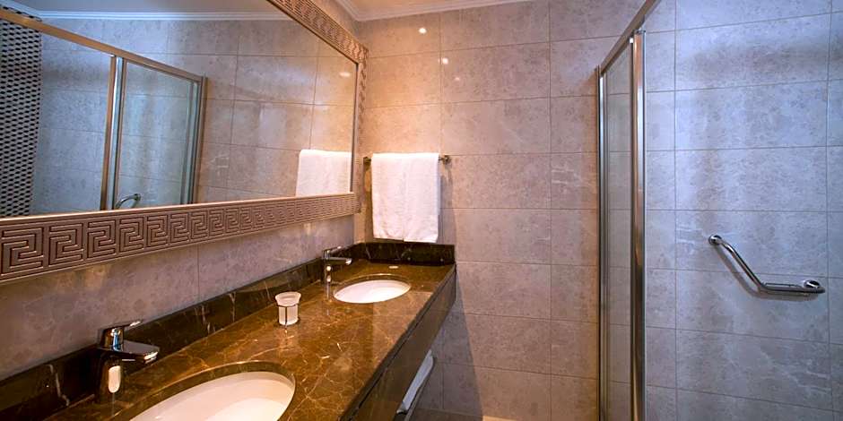 Oz Hotels Side Premium