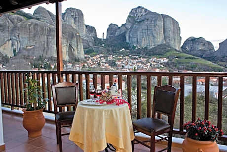 Hotel Doupiani House