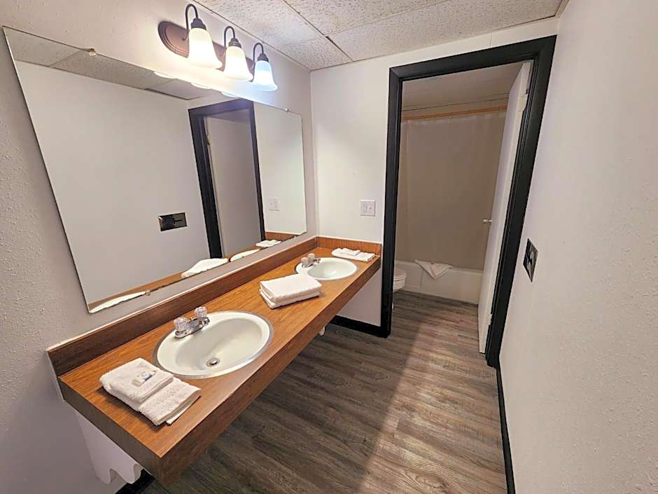 The Hastings Inn Salina