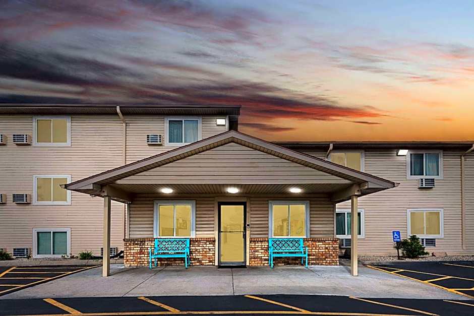Super 8 by Wyndham Council Bluffs IA Omaha NE Area