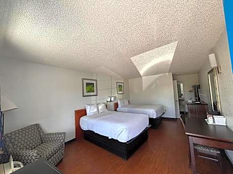 Double Room with Two Double Beds - Smoking