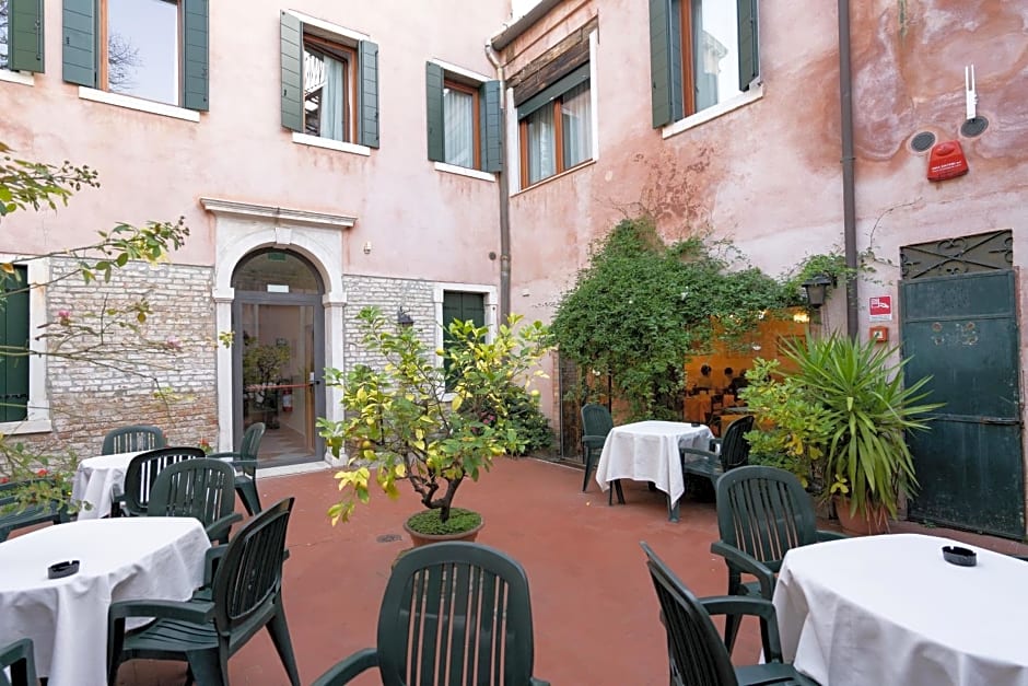 Hotel Tivoli