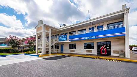 Motel 6-Anniston, AL