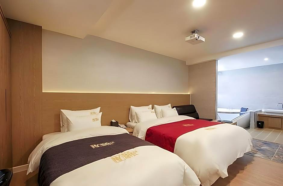 No.1 New Yorker Hotel