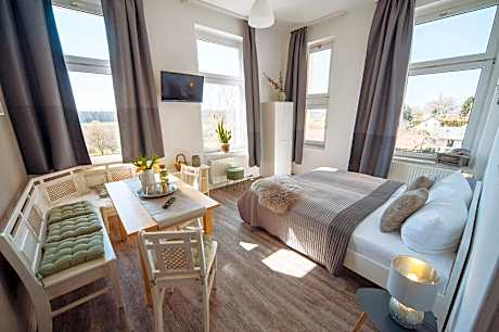 Apartment (4 Adults)