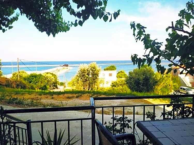 Foto 1 dari 8 — Family Apartment, Sea View