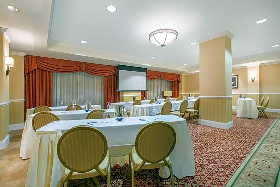 The George Washington A Wyndham Grand Hotel