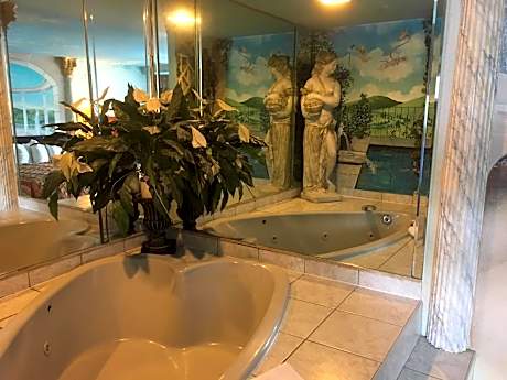 Suite with Hot Tub