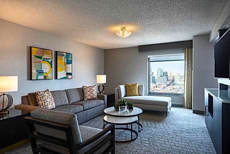 Junior Suite,1 King, Corner room, Sofa Bed, High floor