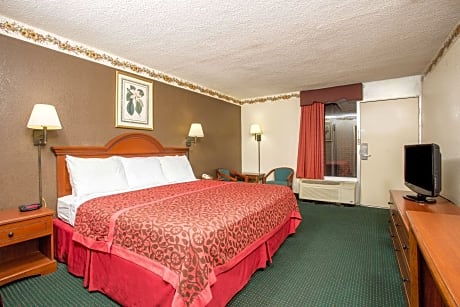 1 king bed, mobility accessible room, non-smoking