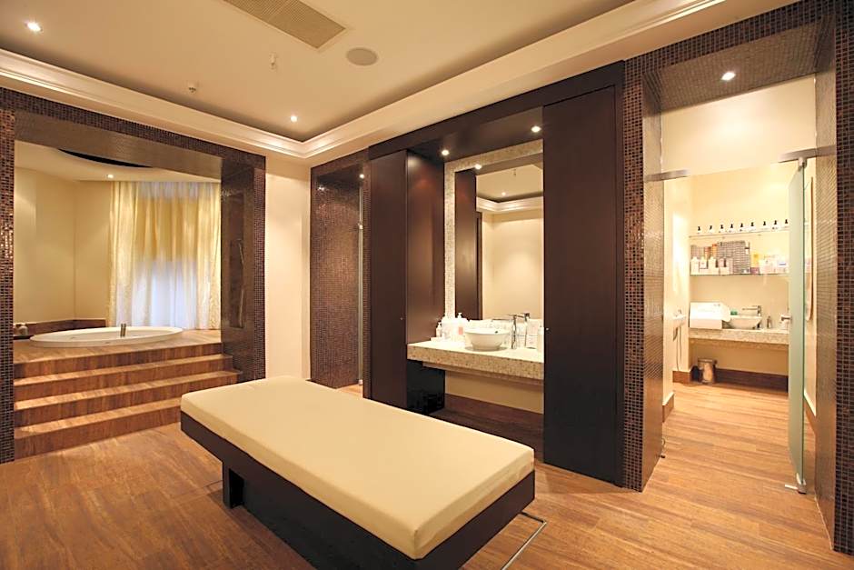 Crowne Plaza Hotel Minsk