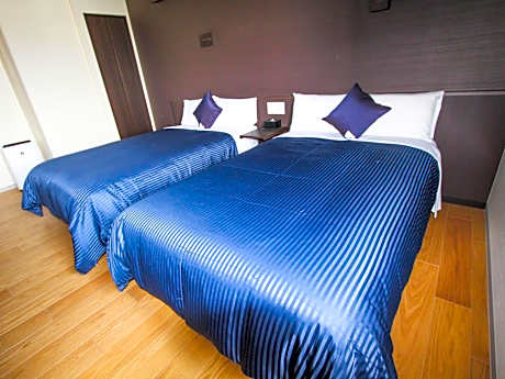 Premium Twin Room - Smoking