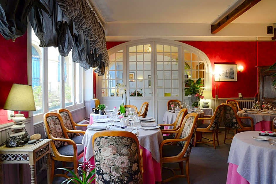 Logis Hôtel et Restaurant du Dauphin