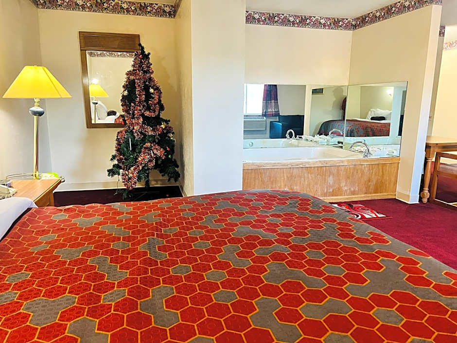 Villa Inn Motel Near Hwy 12 WI Capital O