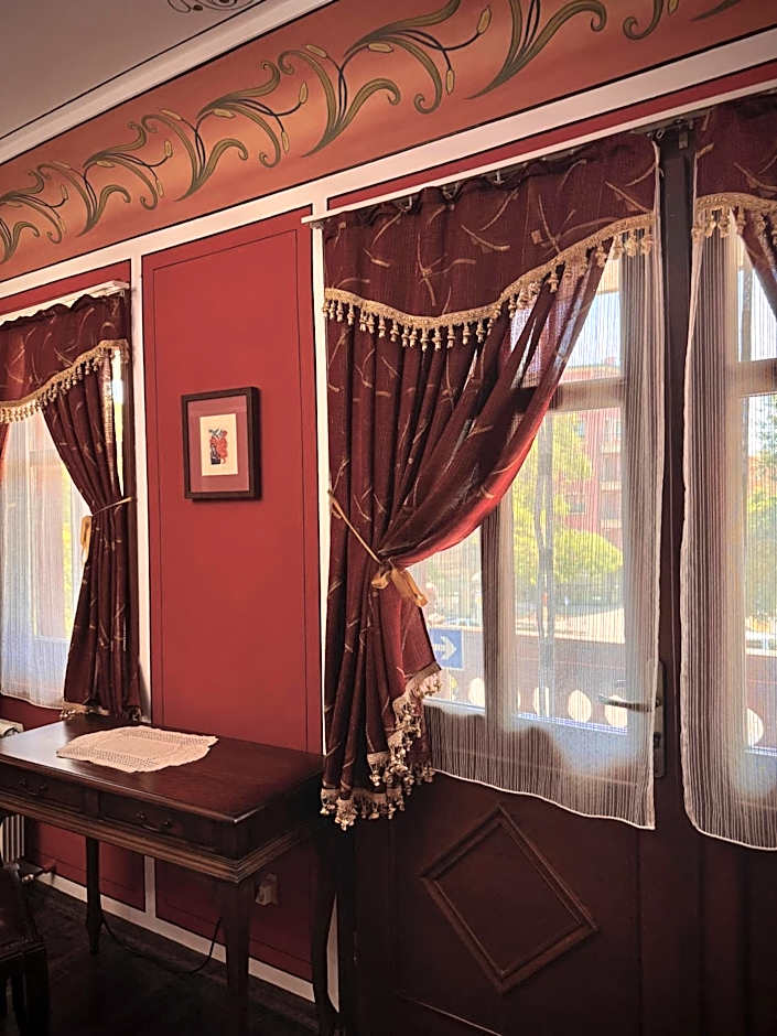 Family Hotel at Renaissance Square