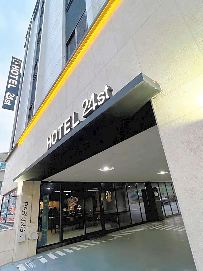 Hotel24ST.UrbanBrown Seosan lakepark
