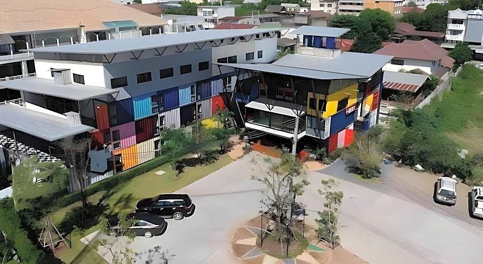 QBix Hotel