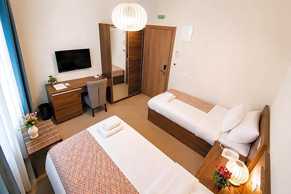 Hotel Cara 28