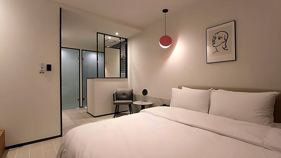 Gwangyang Seven Bricks Hotel