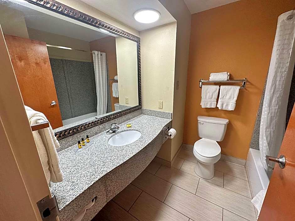 Best Western Plus Bass Hotel & Suites