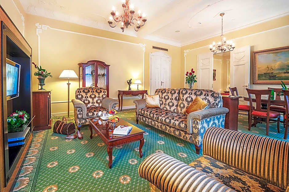 Carlsbad Plaza Medical Spa & Wellness hotel