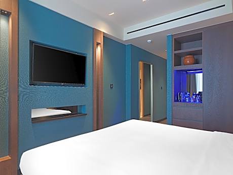 Interconnecting Family Rooms