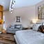 Independence Square 304, Stylish Hotel Room with Downtown Views & Great Location