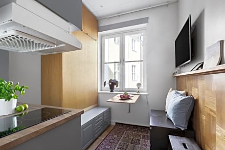 Compact Studio