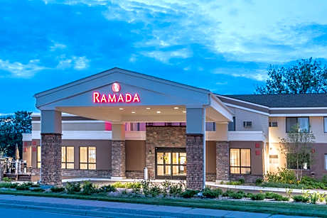 Ramada by Wyndham Minneapolis Golden Valley