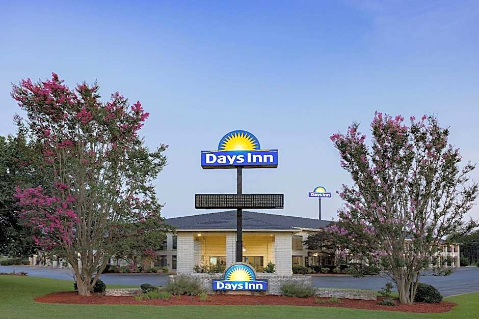 Days Inn by Wyndham Spartanburg Waccamaw