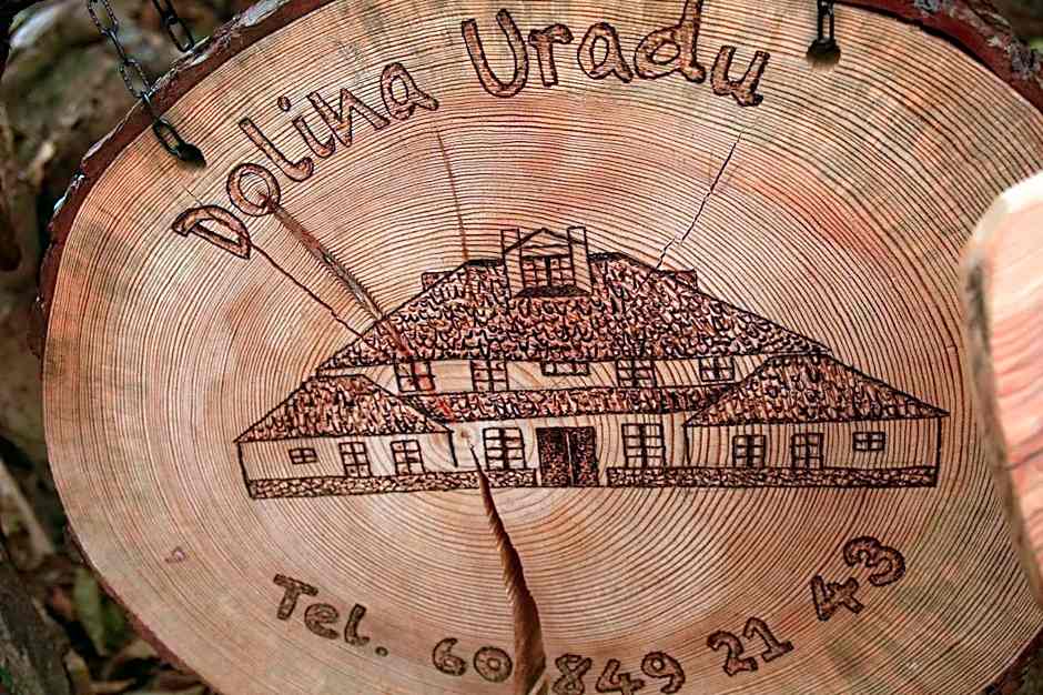 Domek na drzewie w Dolinie Uradu