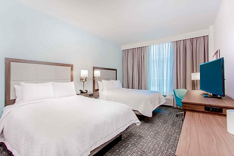 Hampton Inn By Hilton & Suites Panama City Beach-Beachfront
