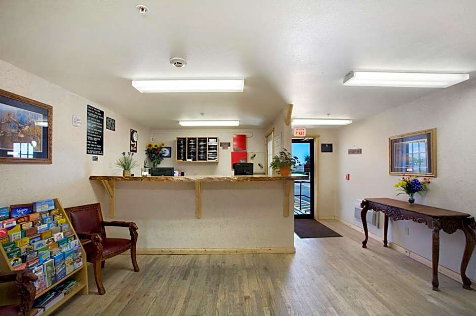 Super 8 by Wyndham Powell