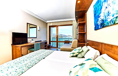  Superior Triple Room with Side Sea View