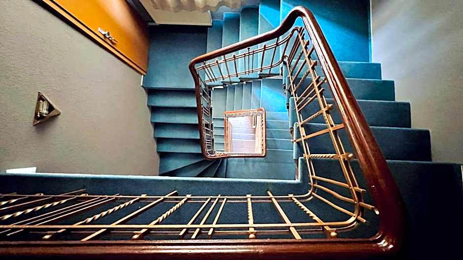 IKURA Hotel Self-check-in